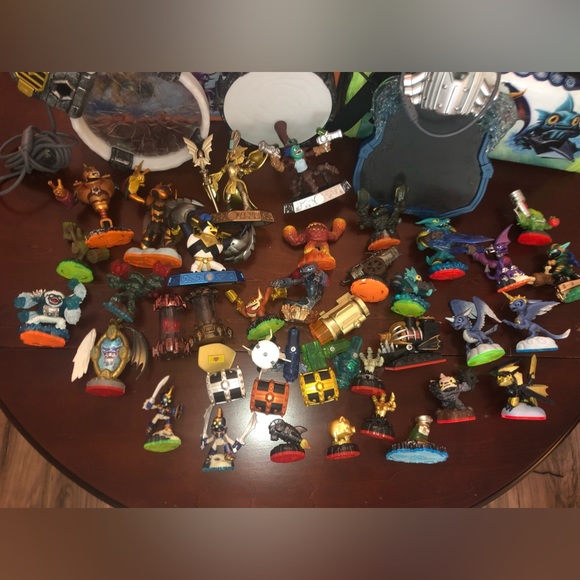 Skylanders Bundle of 42 Figures, 3 Portal of Power, and 2 Totes - Picture 3 of 15